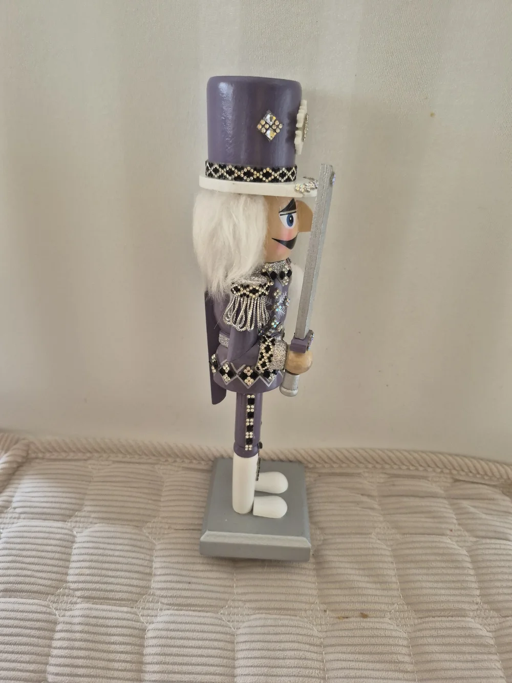 N/A festive purple